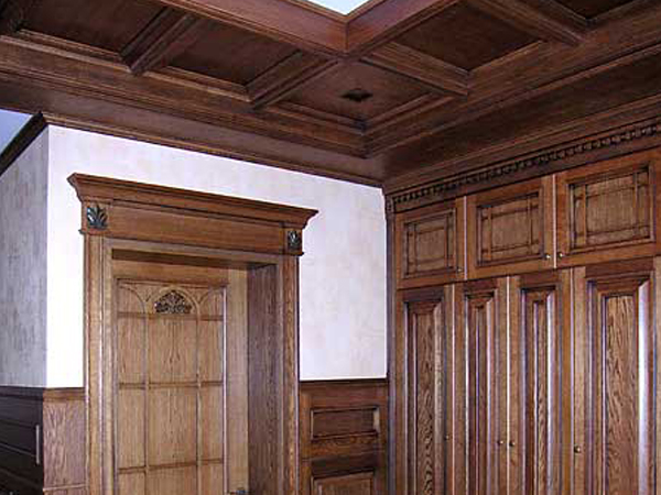 двери из дерева