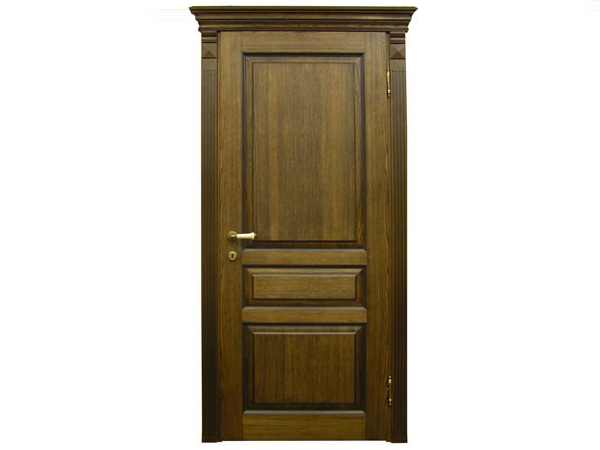 двери из дерева