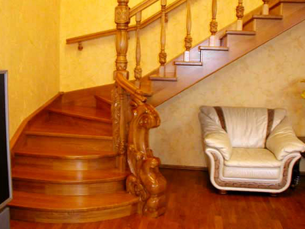 лестницы из дерева